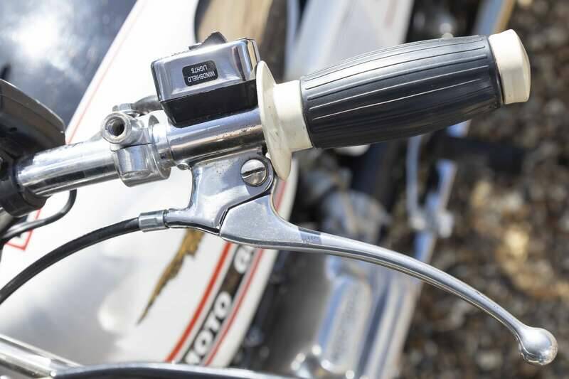 Image 28/36 of Moto Guzzi V 7 Special (1970)