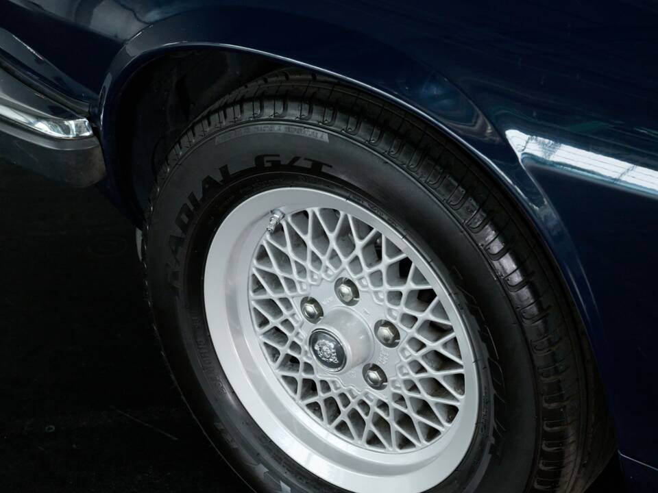 Image 22/50 of Jaguar XJS 5.3 V12 (1993)
