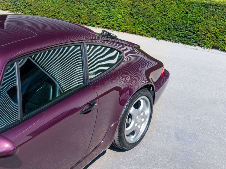 Image 7/46 of Porsche 911 Carrera 4 (1992)