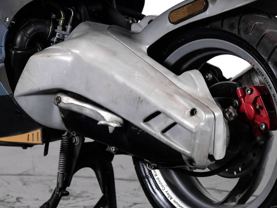 Image 5/30 of Aprilia Area 51 (1998)