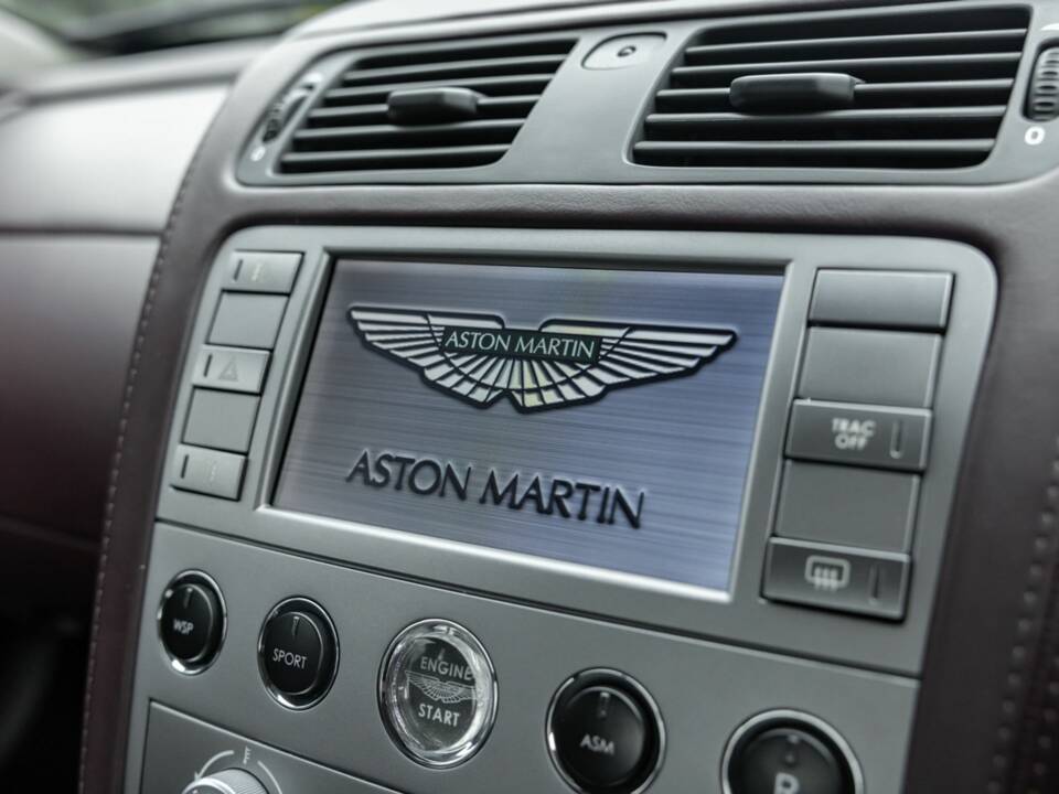 Image 40/50 de Aston Martin V12 Vanquish S (2007)