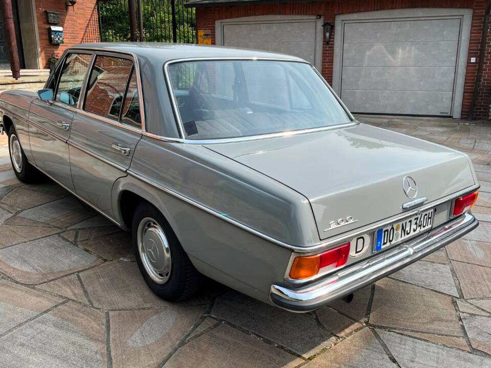 Bild 4/14 von Mercedes-Benz 200 (1972)