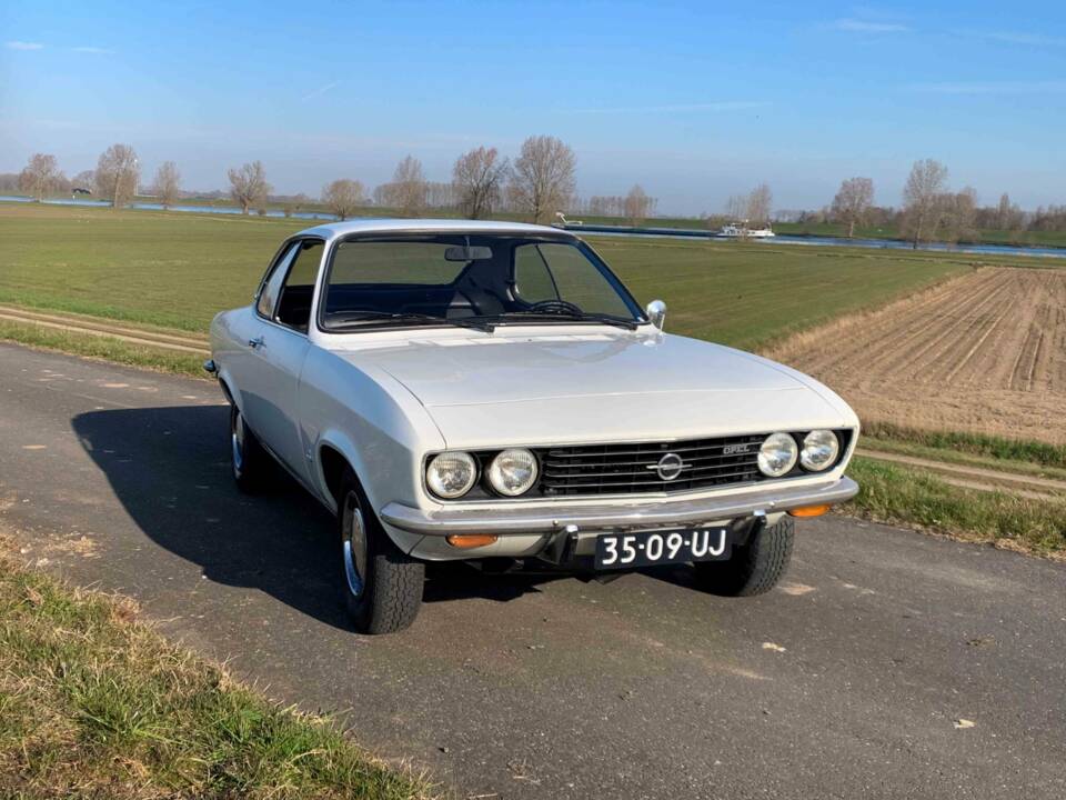 Image 2/8 de Opel Manta 1600 S (1972)