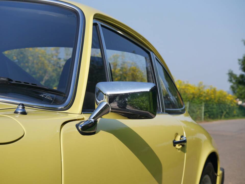 Afbeelding 10/37 van Porsche 911 2.7 S (1974)