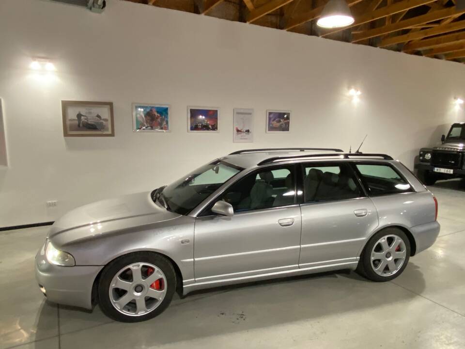 Bild 18/64 von Audi S4 Avant (2000)