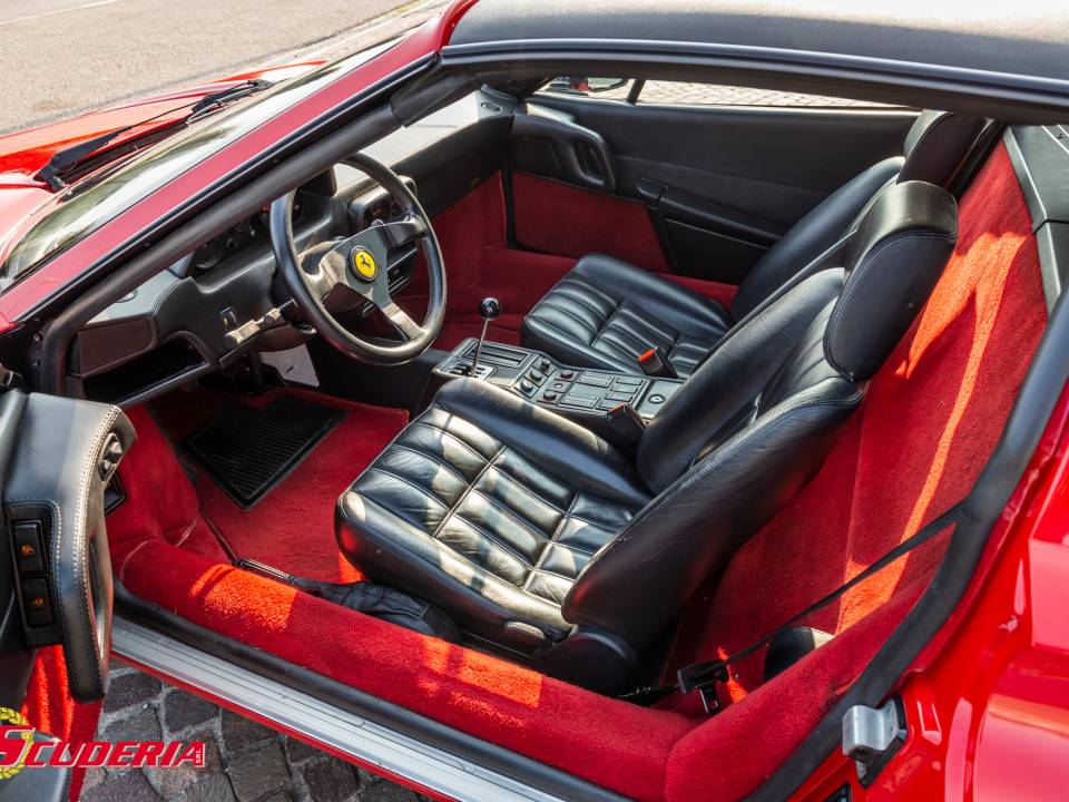 Bild 25/49 von Ferrari 208 GTS Turbo (1989)