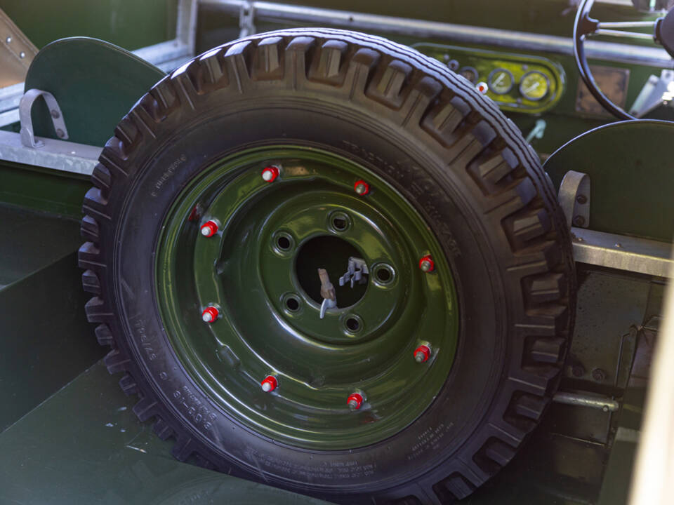 Bild 25/50 von Land Rover 80 (1948)