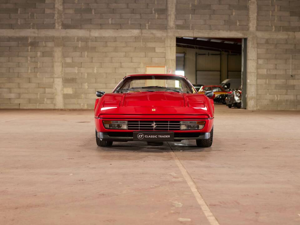 Image 22/79 of Ferrari 328 GTB (1985)