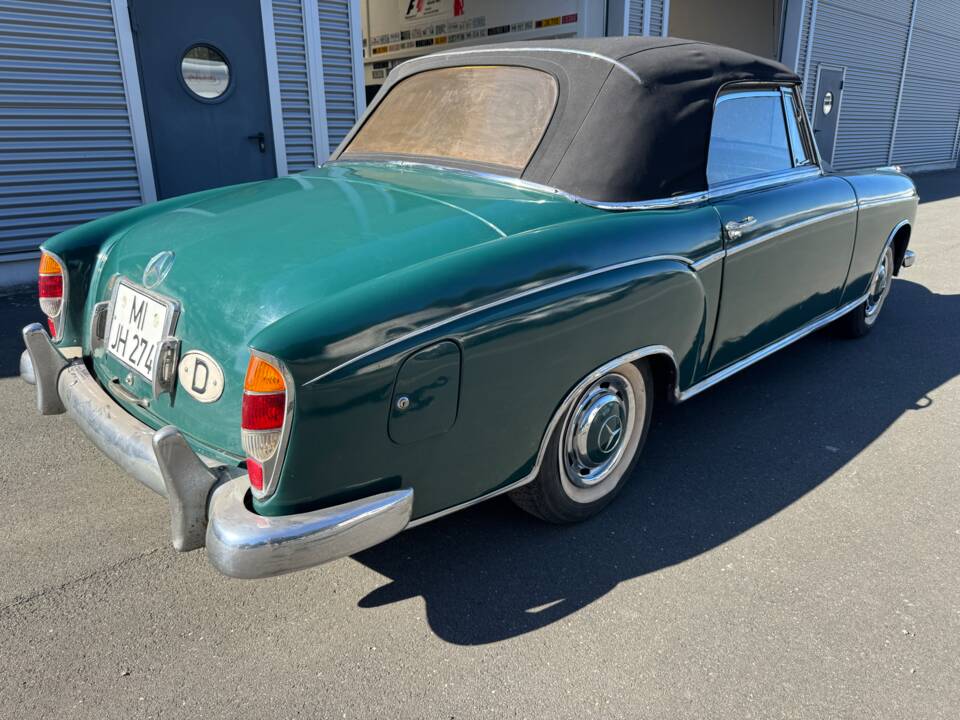 Image 4/17 de Mercedes-Benz 220 S Cabriolet (1956)