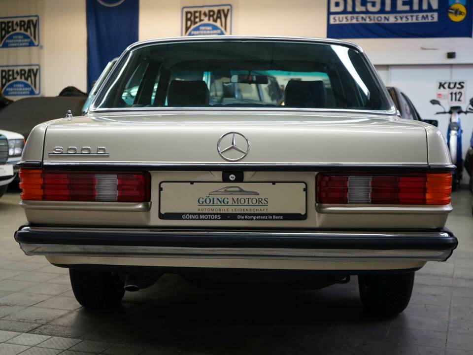 Image 10/31 of Mercedes-Benz 300 D (1982)