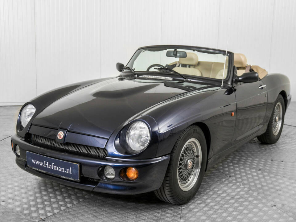 Bild 17/50 von MG RV8 (1993)