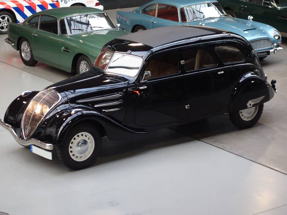 Afbeelding 1/33 van Peugeot 402 B (1936)