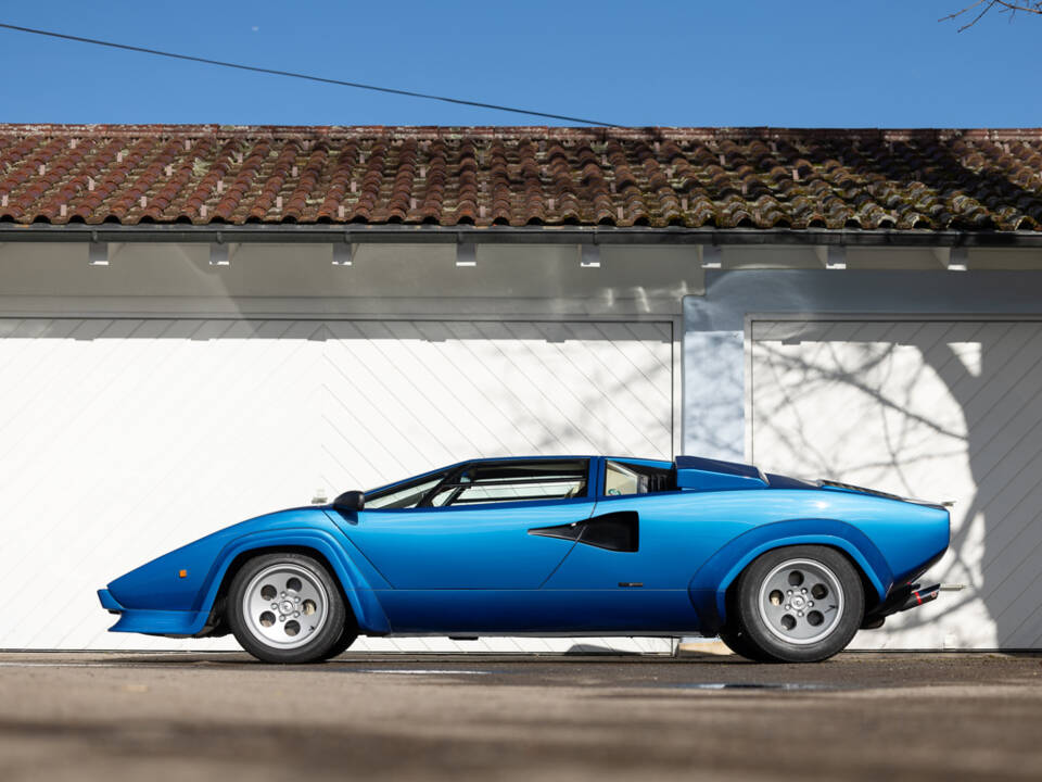 Image 5/50 of Lamborghini Countach LP 400 S (1981)