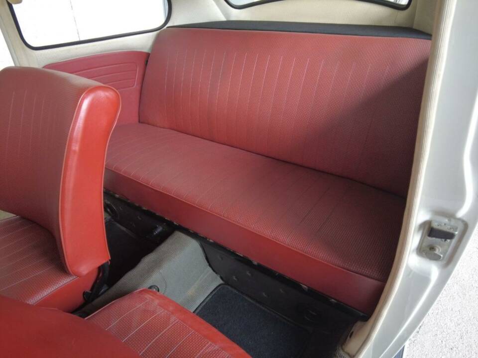 Bild 16/18 von Volkswagen Käfer 1300 (1968)
