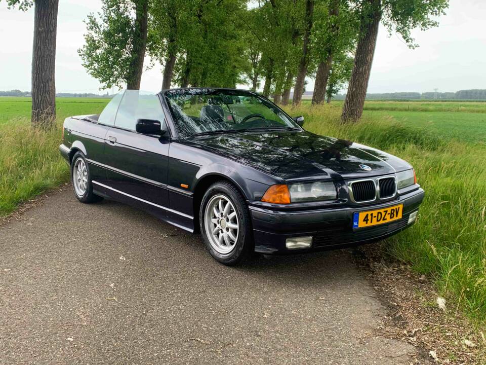 Image 1/5 of BMW 318i (1997)