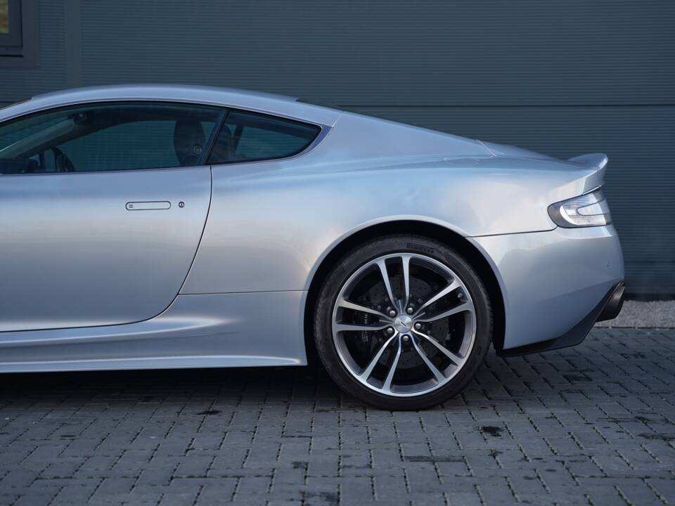 Immagine 10/50 di Aston Martin DBS (2011)