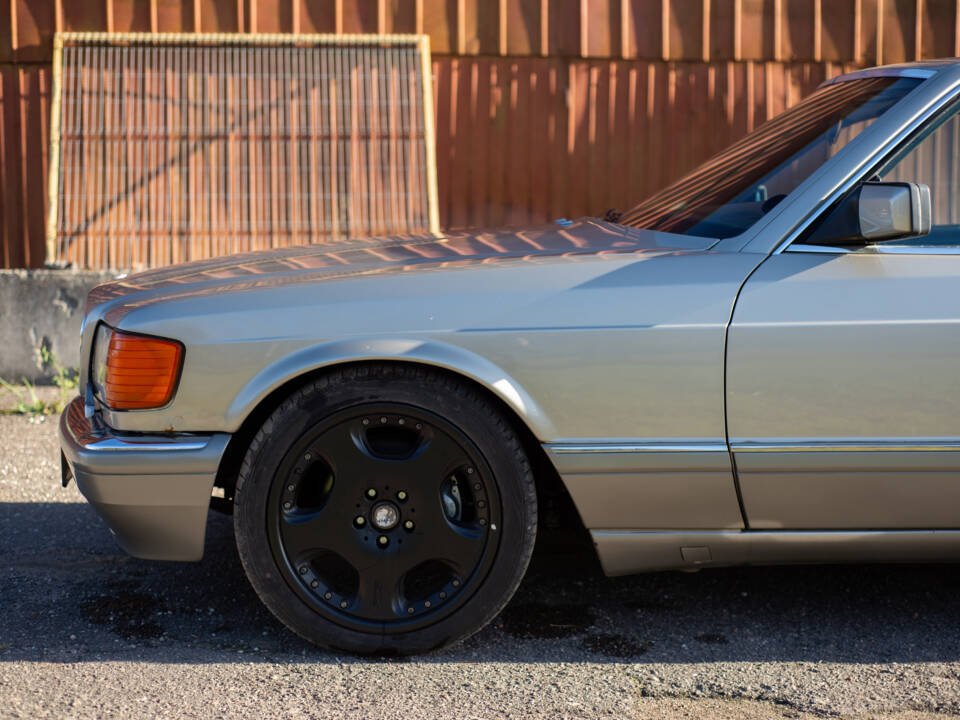 Image 32/95 of Mercedes-Benz 560 SEC (1985)