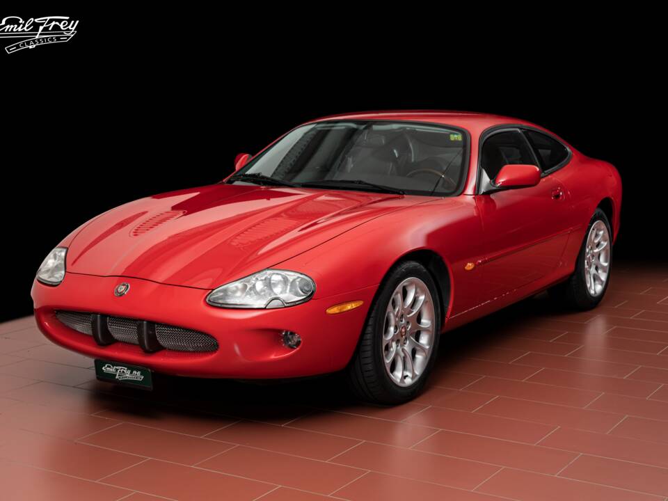 Image 1/7 of Jaguar XKR (1999)