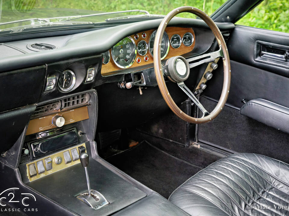 Image 14/57 of Aston Martin DBS (1969)