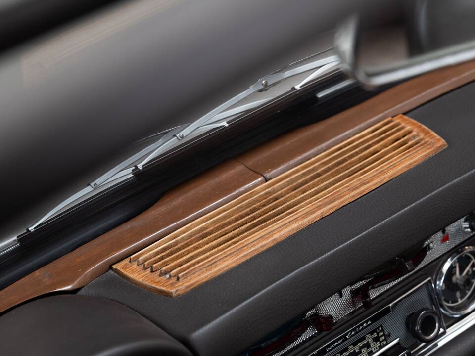 Image 17/35 de Mercedes-Benz 230 SL (1966)