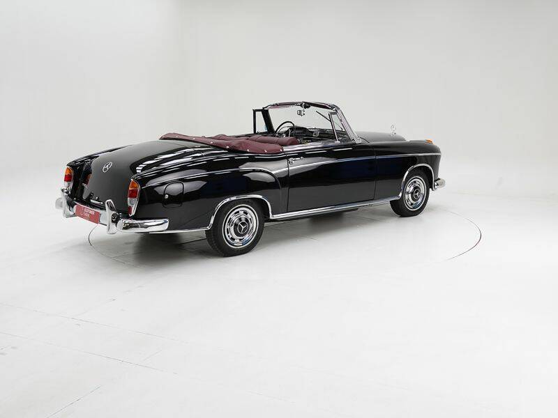 Immagine 2/15 di Mercedes-Benz 220 S Cabriolet (1959)
