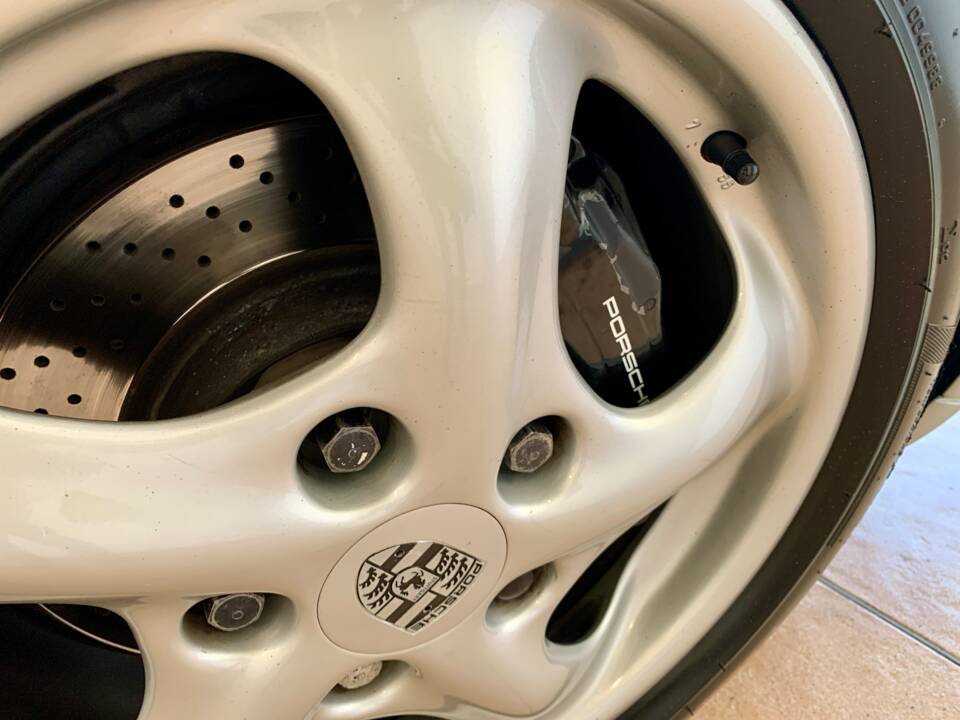 Bild 38/42 von Porsche 911 Carrera (1994)