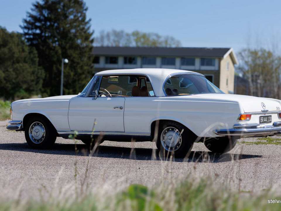 Image 9/38 of Mercedes-Benz 280 SE 3,5 (1970)