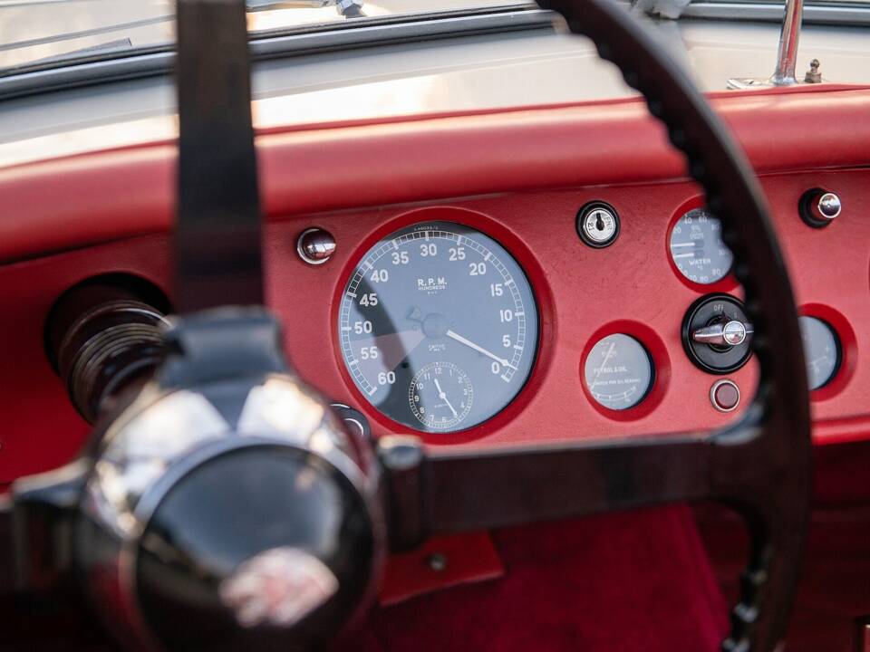 Image 15/20 of Jaguar XK 120 OTS (1950)