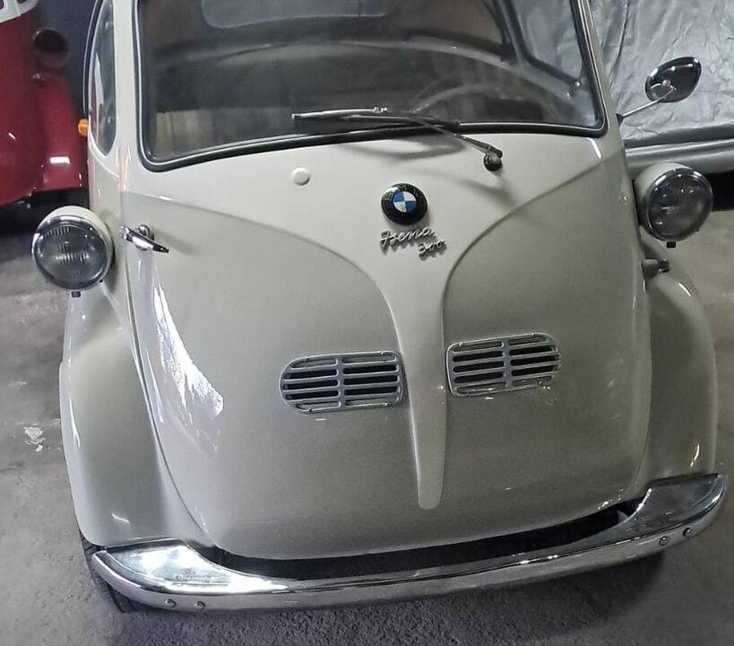 Image 2/7 of BMW Isetta 300 (1960)