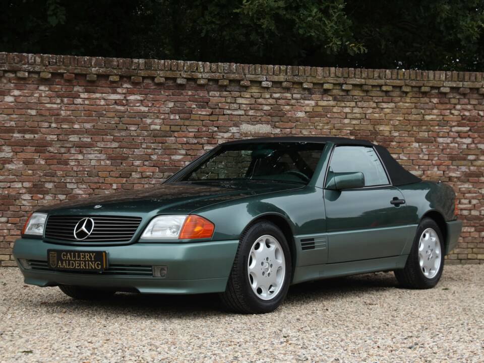 Image 7/50 of Mercedes-Benz 300 SL-24 (1992)