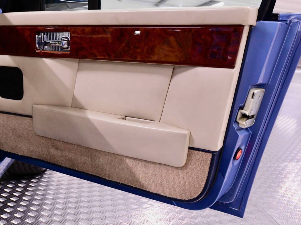 Imagen 33/50 de Aston Martin Lagonda (1989)