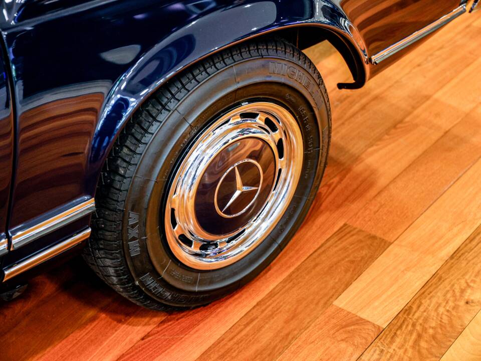 Image 15/31 de Mercedes-Benz 280 SL (1968)