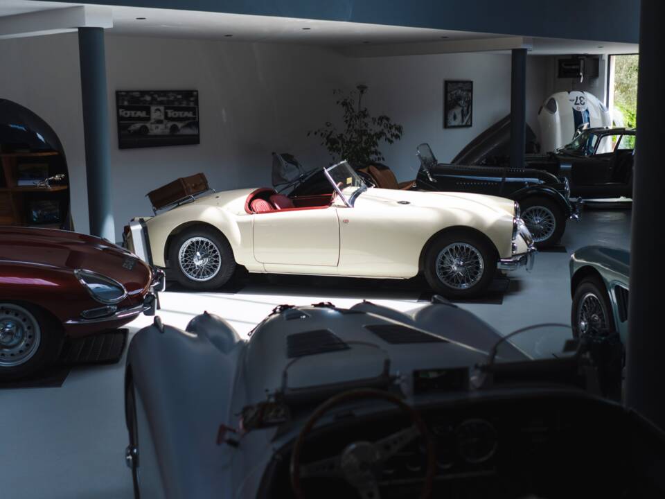 Image 22/22 of MG MGA 1600 (1960)