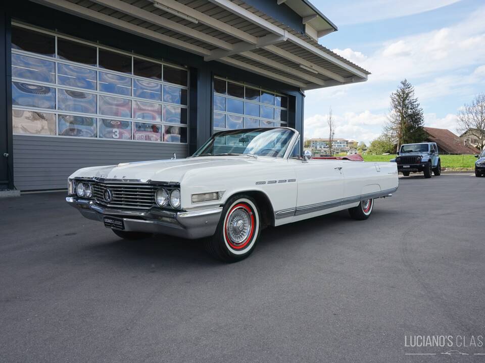 Imagen 1/52 de Buick Electra 225 Custom Convertible (1964)