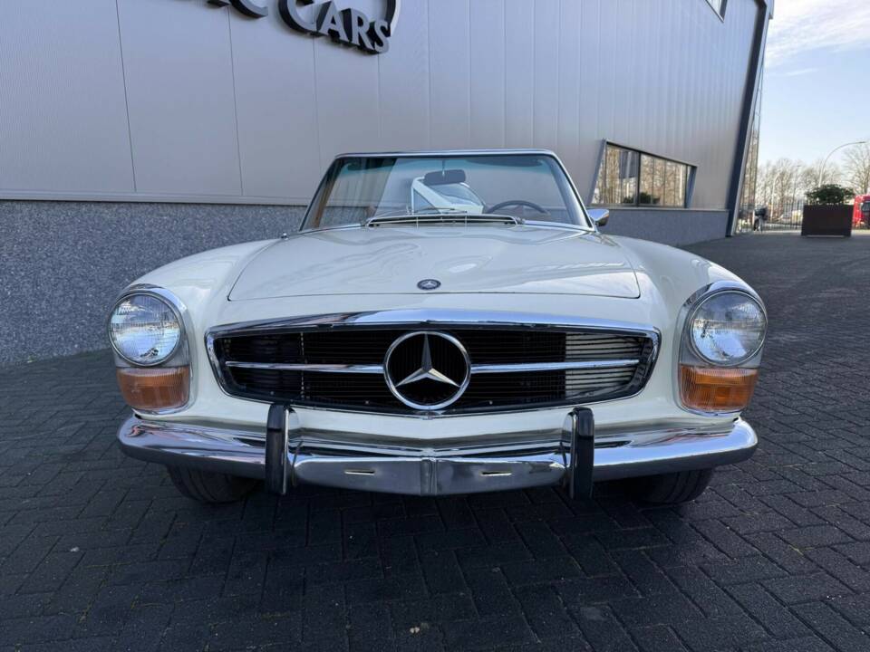 Image 4/48 of Mercedes-Benz 280 SL (1970)