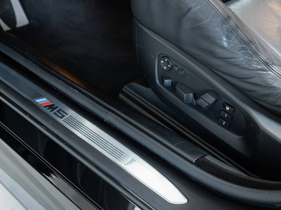 Bild 7/32 von BMW M5 Touring (2007)