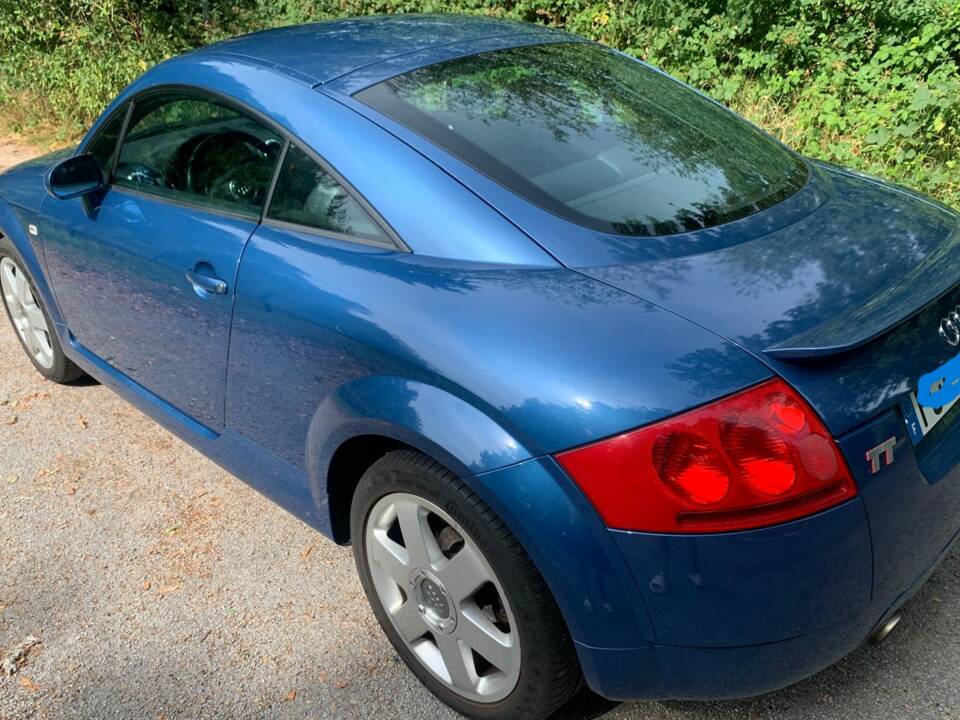 Image 15/72 of Audi TT 1.8 T (2000)