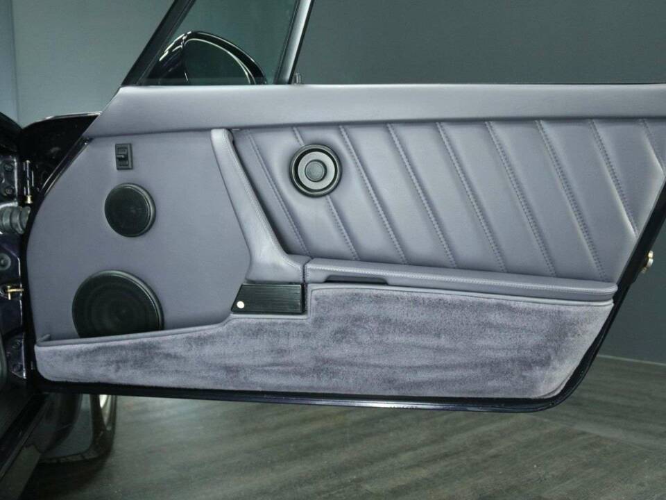 Immagine 25/50 di Porsche 911 Carrera 4 (1993)