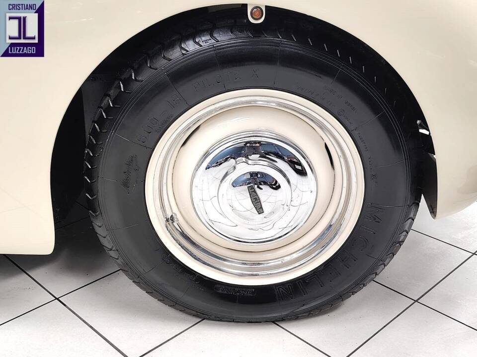 Image 33/74 of Jaguar XK 140 OTS (1956)