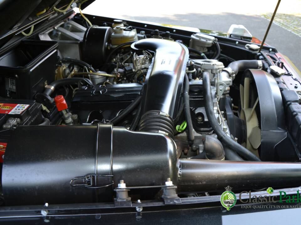 Immagine 48/49 di Mercedes-Benz 230 GE (lang) (1991)