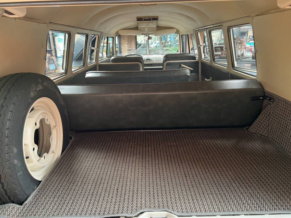 Image 30/36 of Volkswagen T1 minibus (1963)