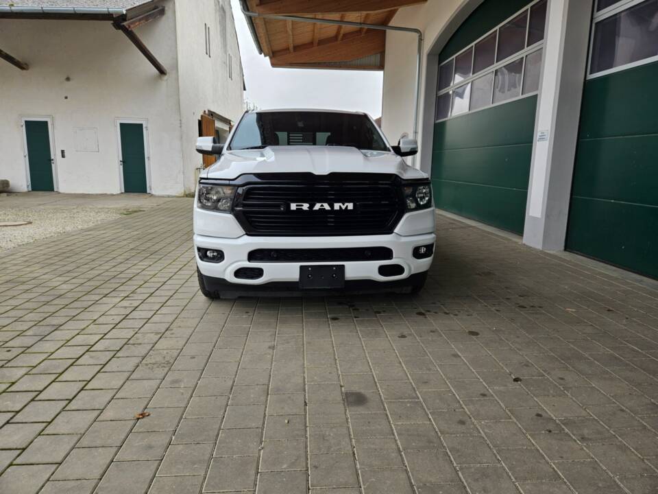 Image 57/62 of Dodge Ram 1500 (2020)
