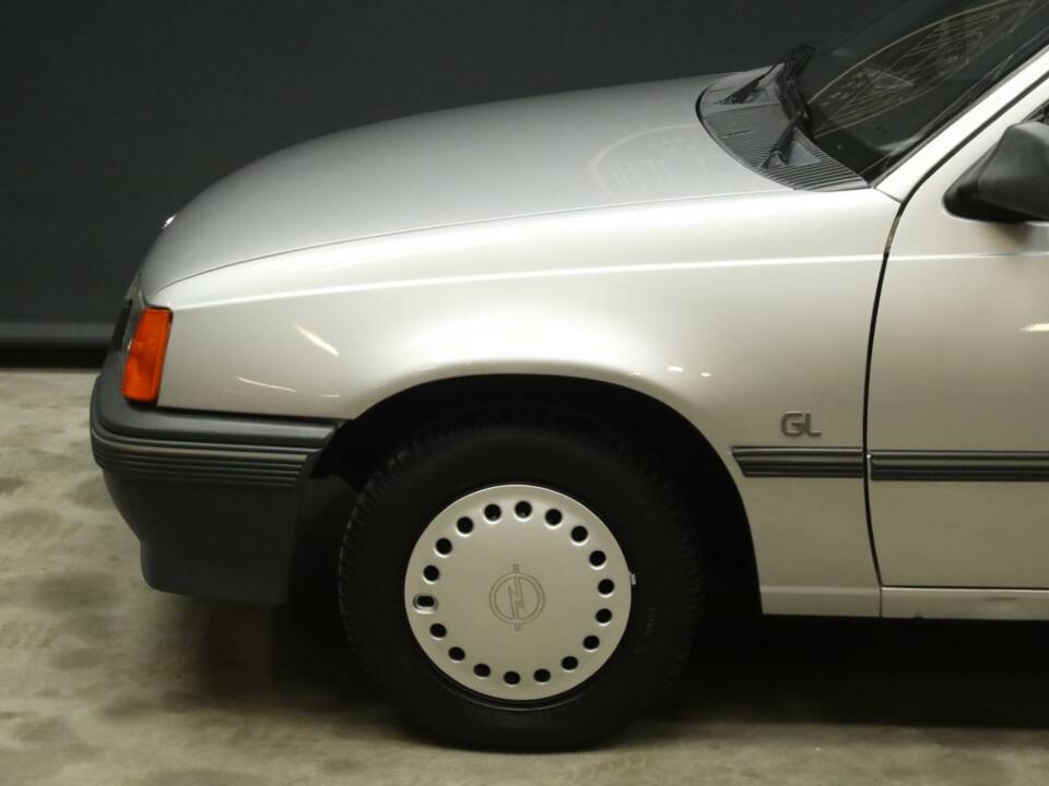 Afbeelding 10/50 van Opel Kadett 2,0i GSi (1988)