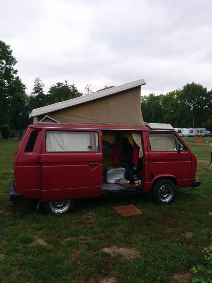 Imagen 3/4 de Volkswagen T3 Kombi 2.0 (1981)