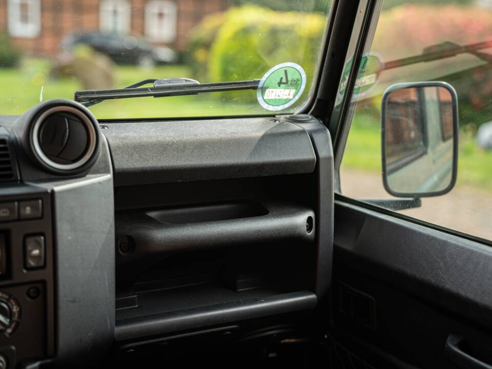 Image 37/42 of Land Rover Defender 90 (2015)