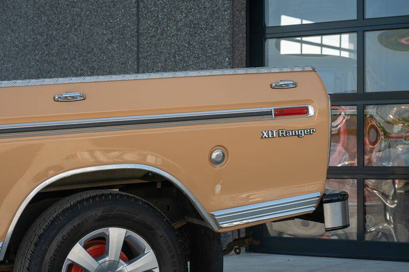 Bild 4/15 von Ford F-150 Ranger (1976)