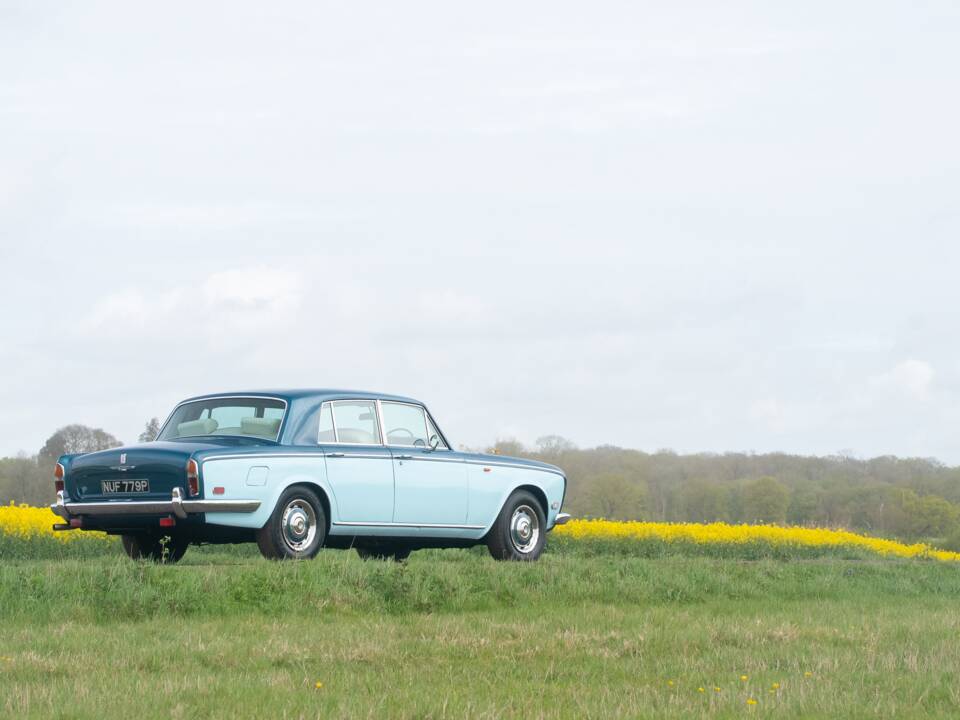Image 24/50 of Rolls-Royce Silver Shadow I (1976)