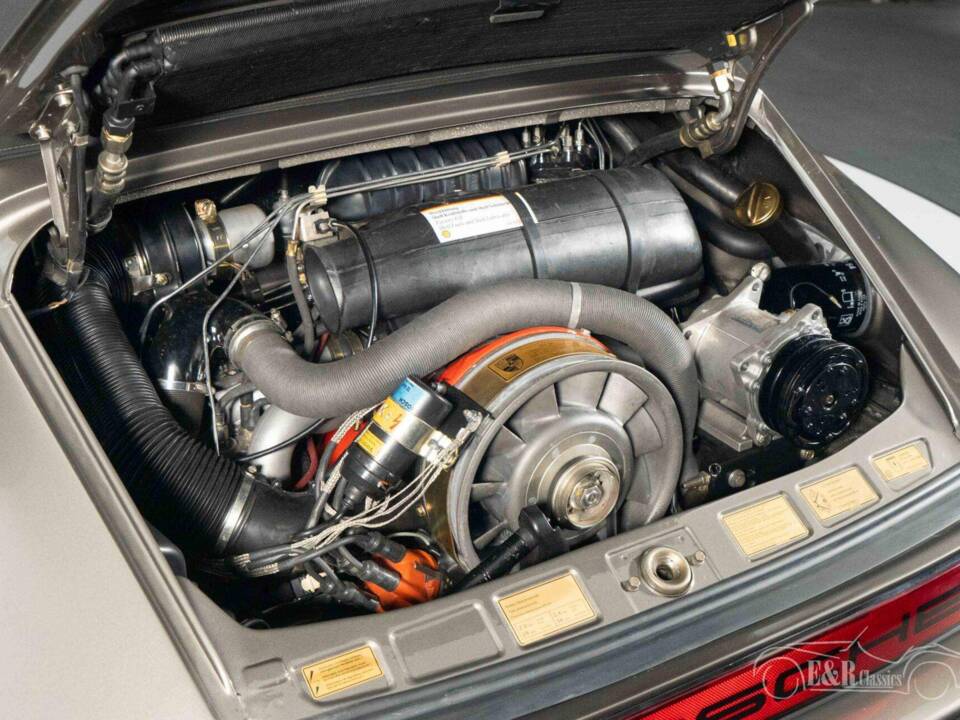 Image 6/19 of Porsche 911 SC 3.0 (1983)