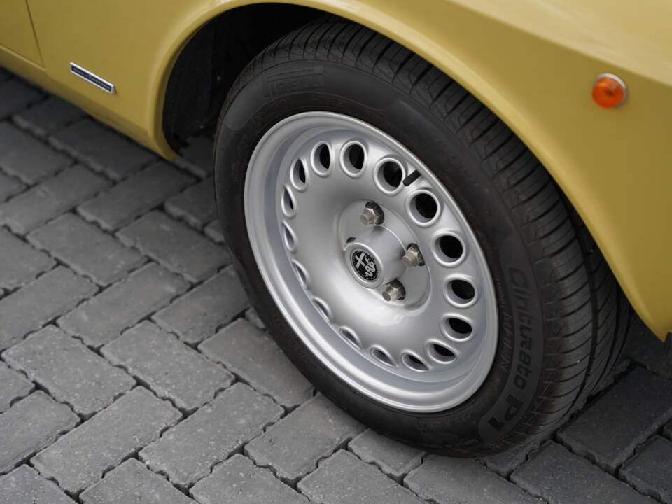 Bild 46/50 von Alfa Romeo 2000 GT Veloce (1975)