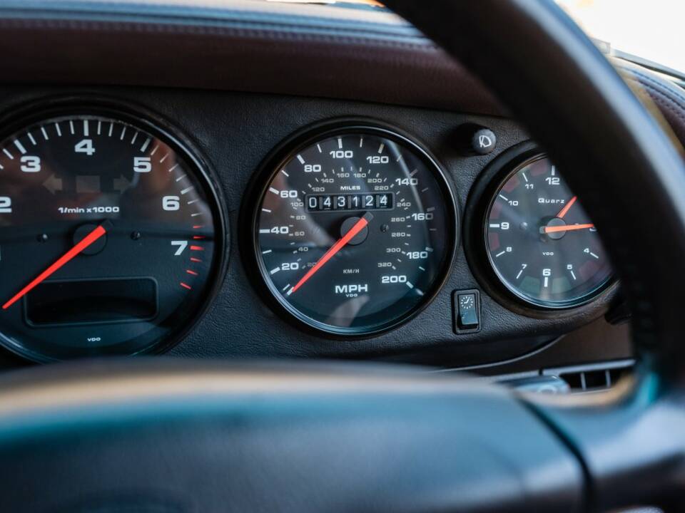 Immagine 32/57 di Porsche 911 Turbo (1995)